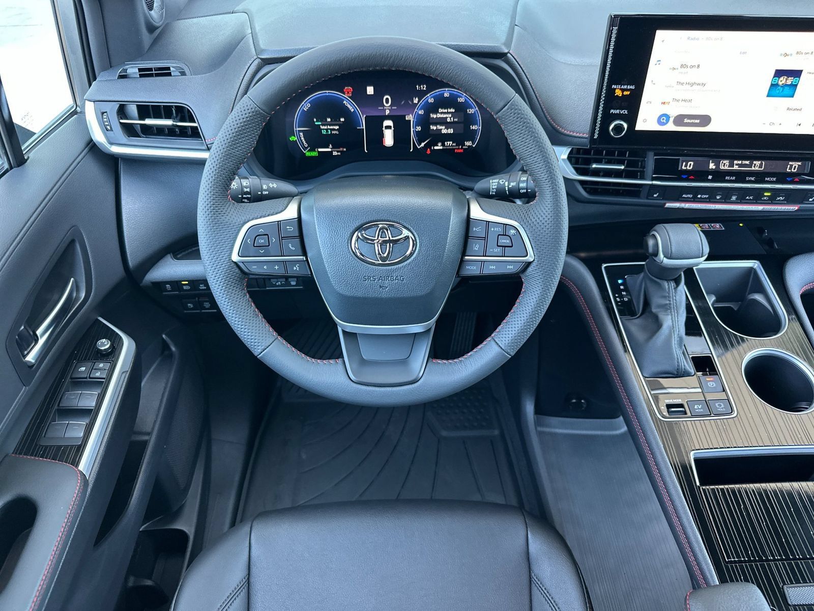 Used 2026 Toyota Sienna XSE FWD image 15