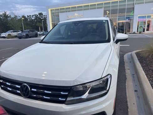Used 2021 Volkswagen Tiguan SEL image 2