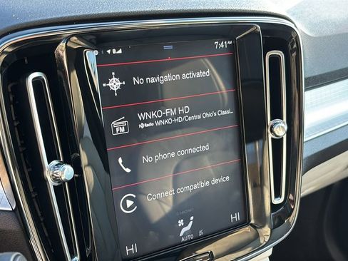 Used 2019 Volvo XC40 T5 Momentum AWD/4WD image 17