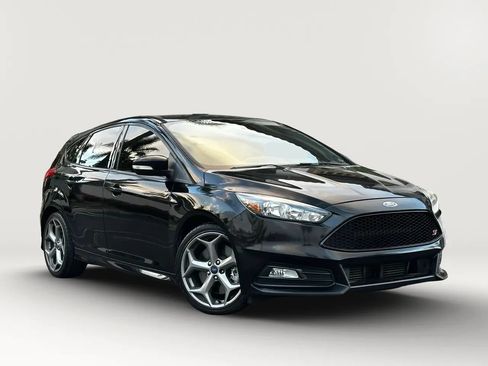 Used 2016 Ford Focus ST FWD image 3