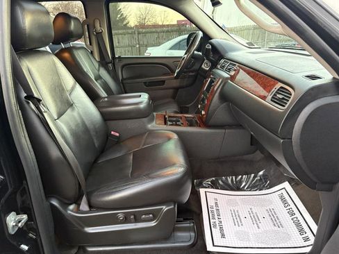 Used 2010 Chevrolet Suburban LTZ image 20