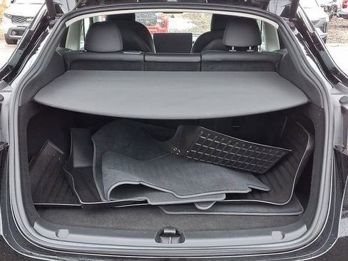 Used 2023 Tesla Model Y Long Range image 31