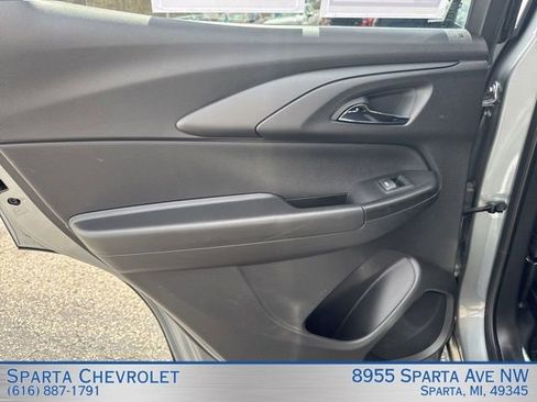 Used 2023 Chevrolet TrailBlazer LT w/ Convenience Package image 22