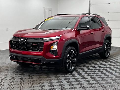 Used 2025 Chevrolet Equinox RS w/ Convenience Package III FWD image 2