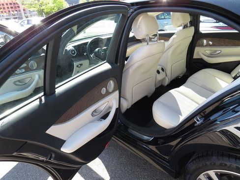 Certified 2022 Mercedes-Benz E 350 4MATIC Sedan image 22