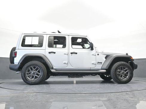 Used 2024 Jeep Wrangler Sport S AWD/4WD image 57