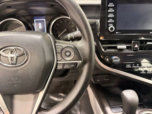 Used 2022 Toyota Camry LE FWD image 14