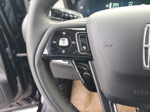 New 2026 Lincoln Corsair Premiere image 17