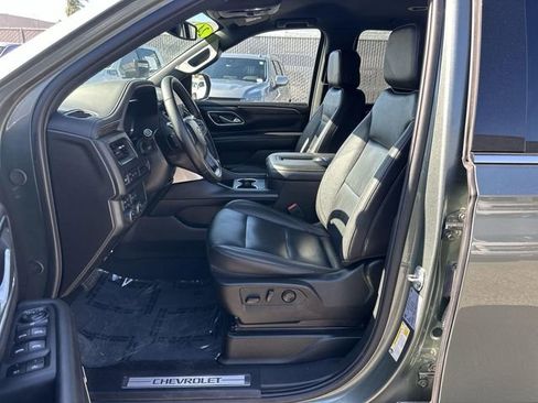Used 2024 Chevrolet Suburban LT image 18