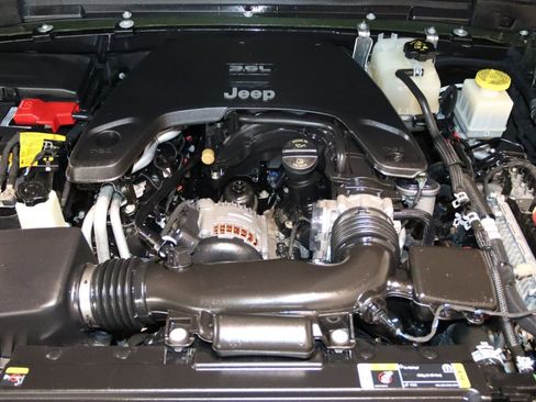 Used 2021 Jeep Gladiator Rubicon AWD/4WD image 95
