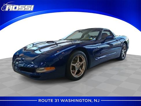 Used 2004 Chevrolet Corvette Coupe w/ Preferred Equipment Group RWD image 1