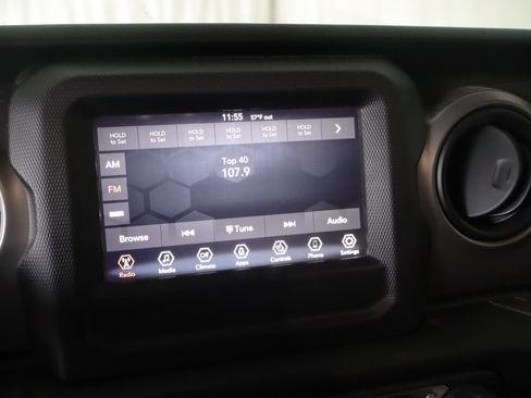 Used 2021 Jeep Wrangler Unlimited Sport AWD/4WD image 14
