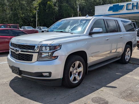 Used 2015 Chevrolet Suburban LT AWD/4WD image 3