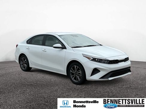 Used 2022 Kia Forte LXS image 7