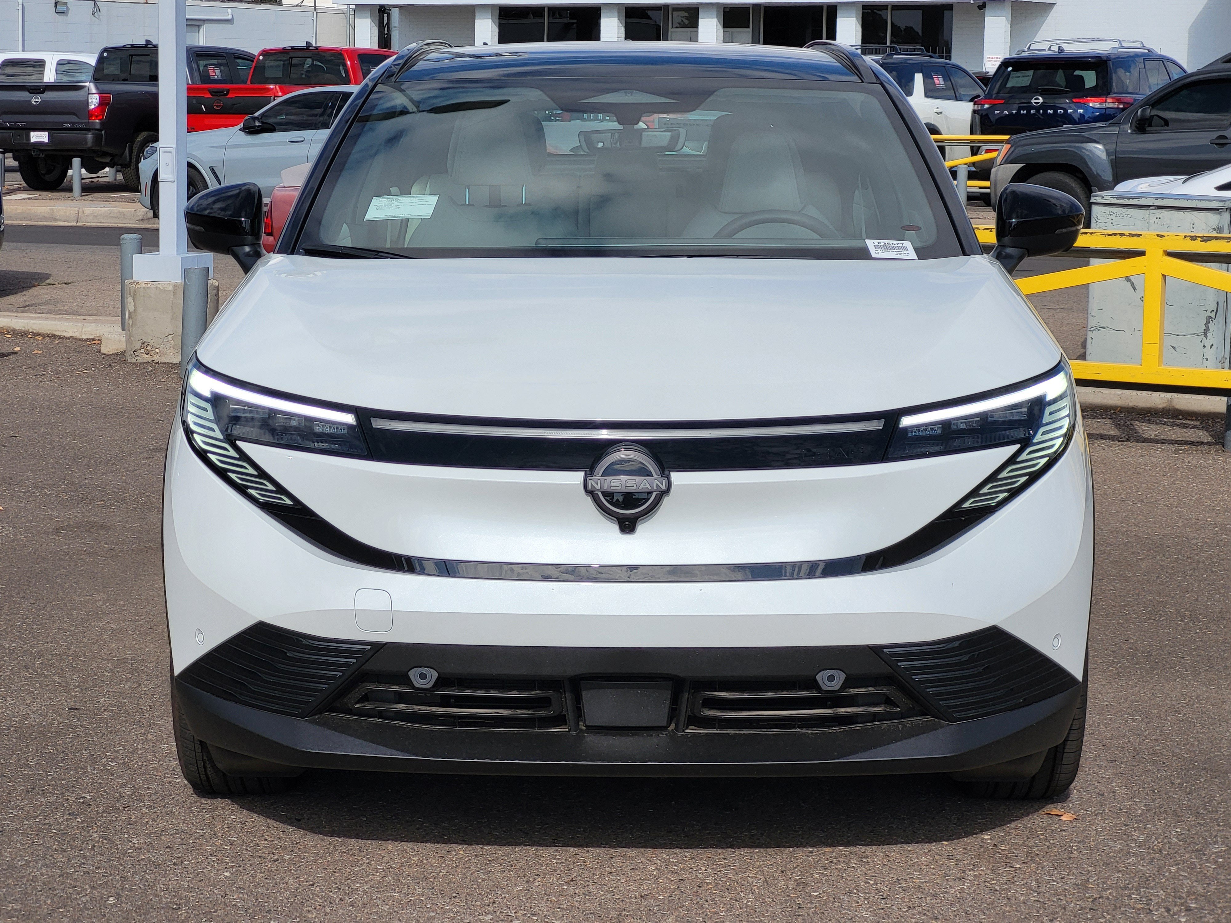 New 2026 Nissan Leaf Platinum+ w/ Cargo Package (Platinum+) FWD image 2