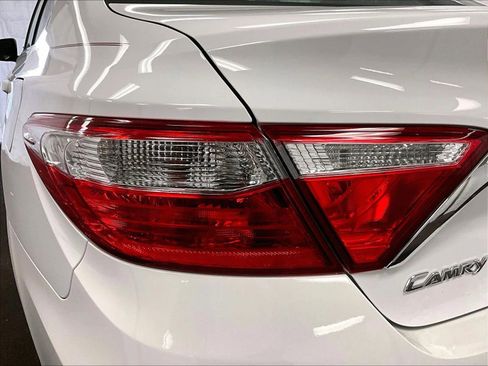 Used 2016 Toyota Camry LE image 29