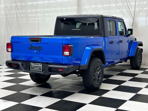 New 2025 Jeep Gladiator Sport image 8