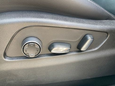 Used 2025 Cadillac XT4 Premium Luxury FWD image 14