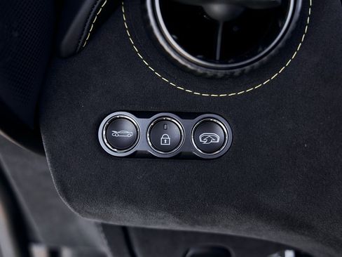 Used 2022 McLaren 720S Spider image 56