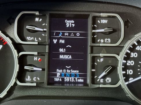 Used 2020 Toyota Tundra SR5 w/ TRD Off-Road Package AWD/4WD image 28