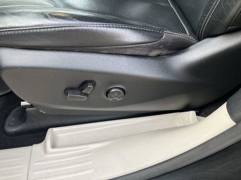 Used 2022 Chrysler Pacifica Touring-L FWD image 36