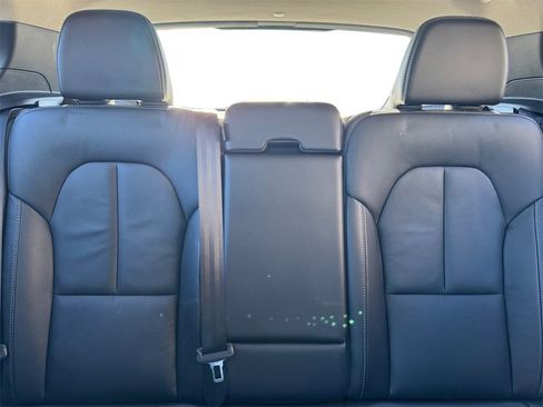 Certified 2023 Volvo XC40 B5 Plus w/ Climate Package image 22