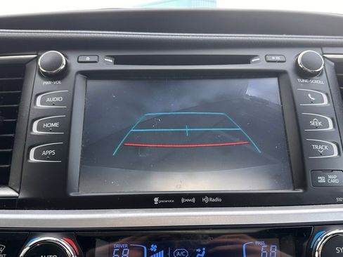 Used 2017 Toyota Highlander XLE image 39