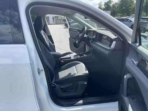 New 2026 Volkswagen Tiguan SE AWD/4WD image 8