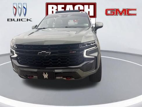 Used 2023 Chevrolet Tahoe Z71 w/ Luxury Package AWD/4WD image 2