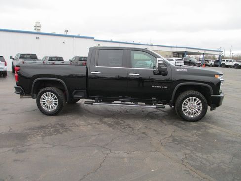 Used 2023 Chevrolet Silverado 2500 High Country w/ Z71 Off-Road Package image 4