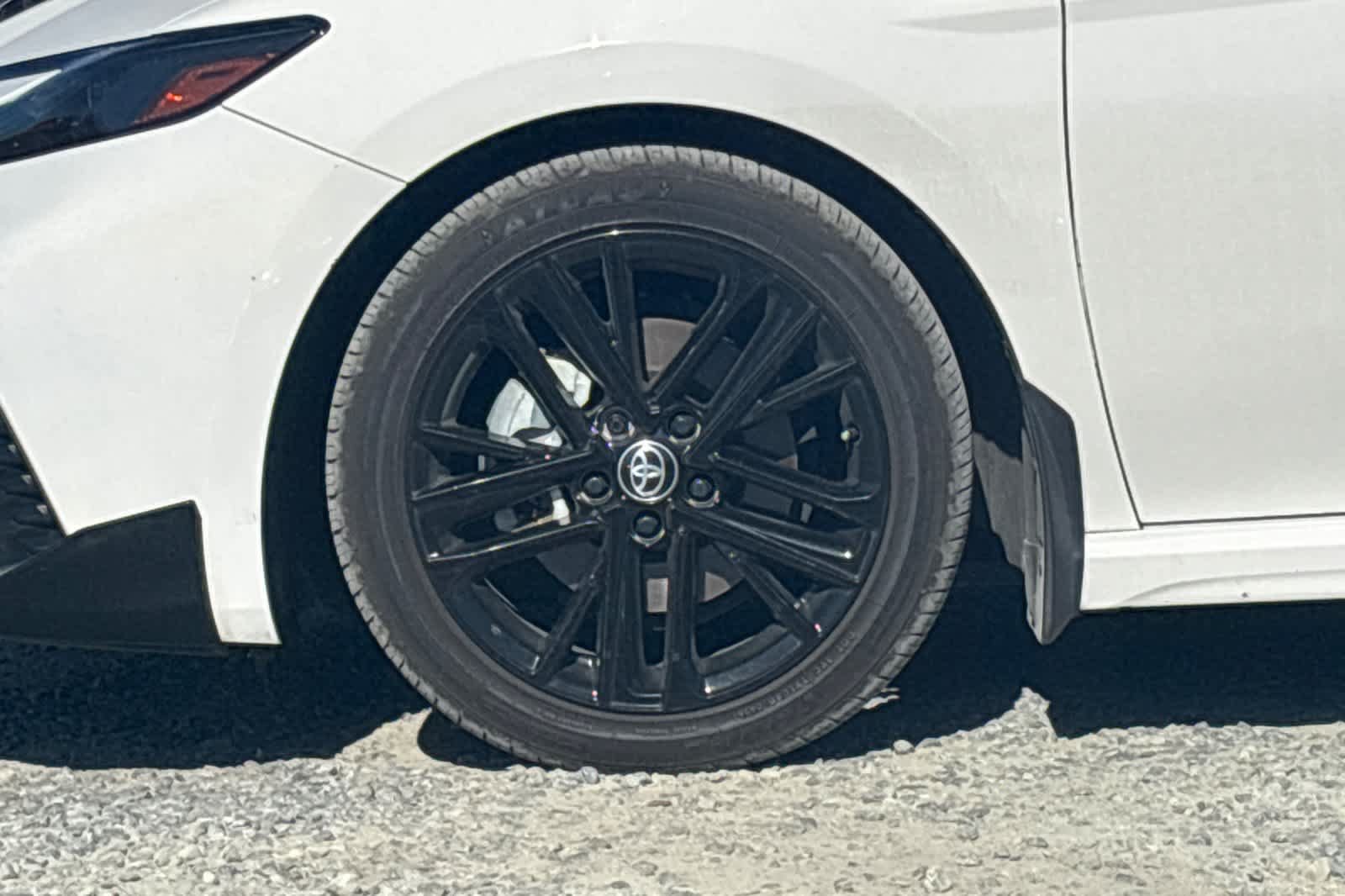 Used 2025 Toyota Camry SE FWD image 11