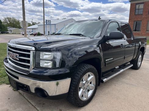 Used 2013 GMC Sierra 1500 SLE w/ Power Tech Package AWD/4WD image 1