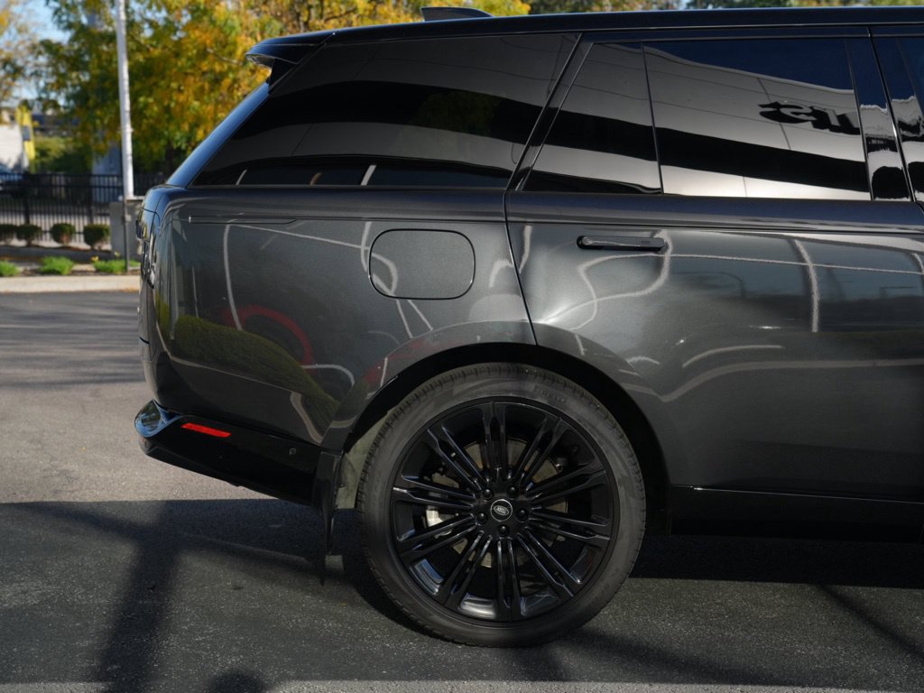 Used 2024 Land Rover Range Rover SE AWD/4WD image 7