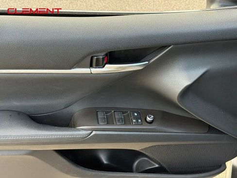 Used 2022 Toyota Camry XSE image 18