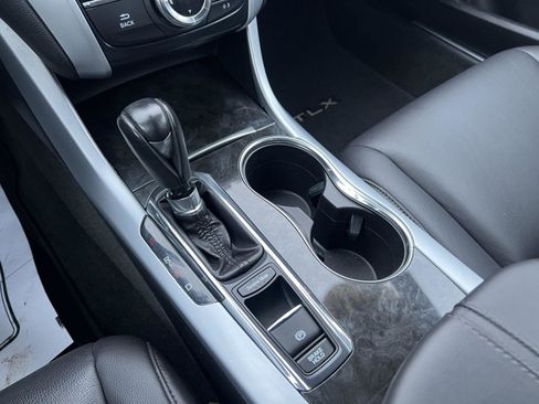 Used 2018 Acura TLX image 29