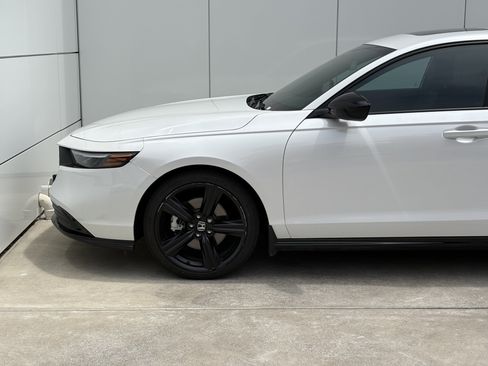 Used 2025 Honda Accord Sport image 5