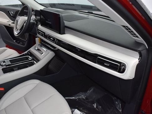 New 2025 Lincoln Aviator Reserve w/ Illumination Package AWD/4WD image 27