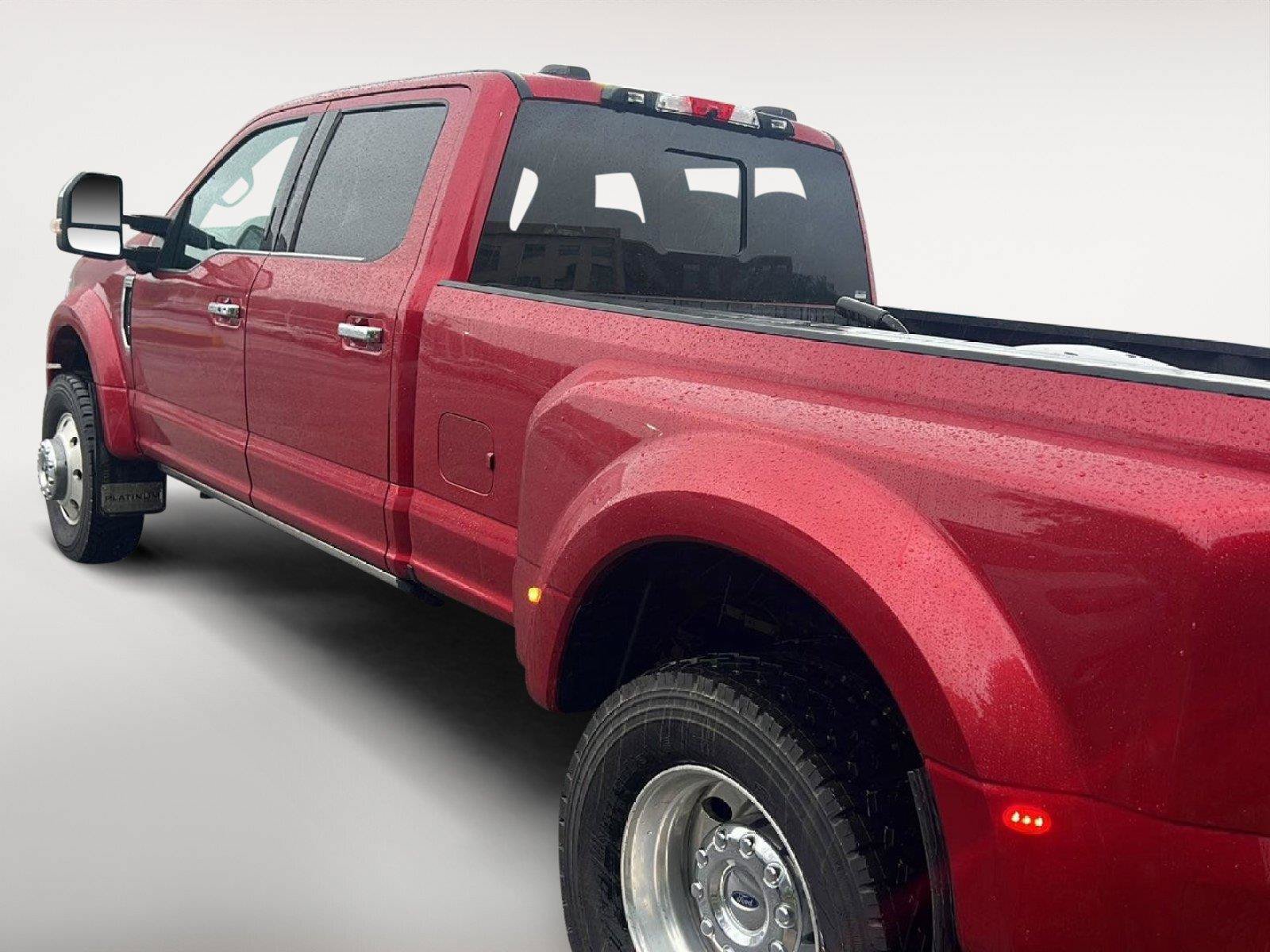 Used 2022 Ford F450 Platinum w/ FX4 Off-Road Package AWD/4WD image 2