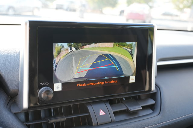 Used 2025 Toyota RAV4 XLE FWD image 32