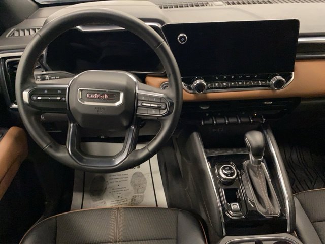 Used 2024 GMC Canyon AT4 AWD/4WD image 2