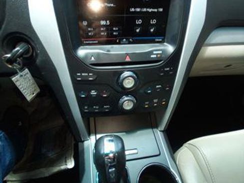Used 2012 Ford Explorer XLT FWD image 24
