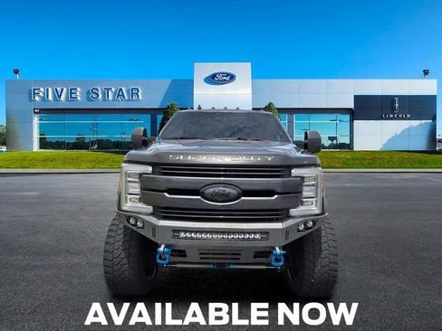 Used 2019 Ford F250 Lariat w/ Lariat Ultimate Package AWD/4WD image 2