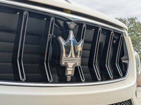 Used 2019 Maserati Levante GTS AWD/4WD image 5