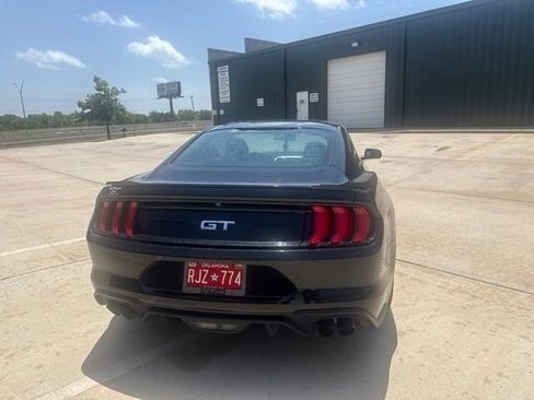 Used 2018 Ford Mustang GT RWD image 6