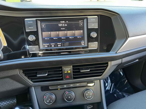 Used 2019 Volkswagen Jetta S image 30