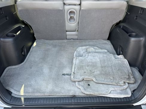 Used 2014 Toyota RAV4 EV image 20