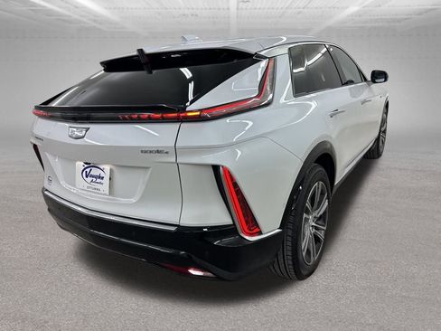 Certified 2025 Cadillac Lyriq Luxury image 11