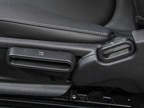 Certified 2024 MINI Cooper SE image 21