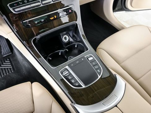 Used 2020 Mercedes-Benz GLC 300 image 18