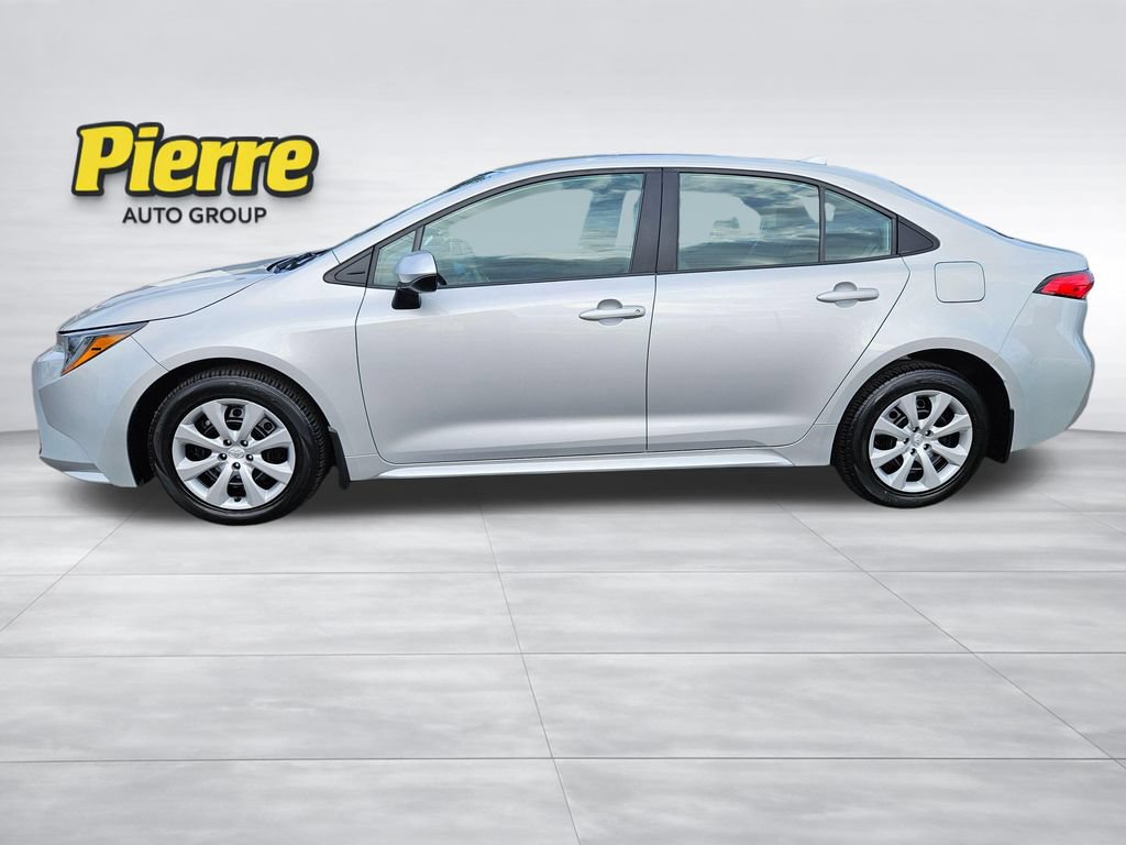 Used 2024 Toyota Corolla LE FWD image 2